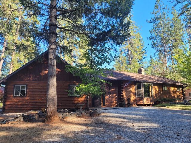 21607 Rambling Rd, Grass Valley, CA 95945