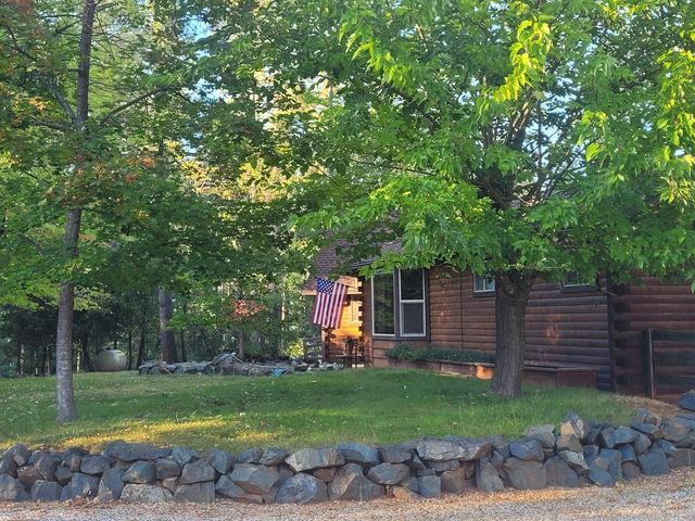 21607 Rambling Rd, Grass Valley, CA 95945