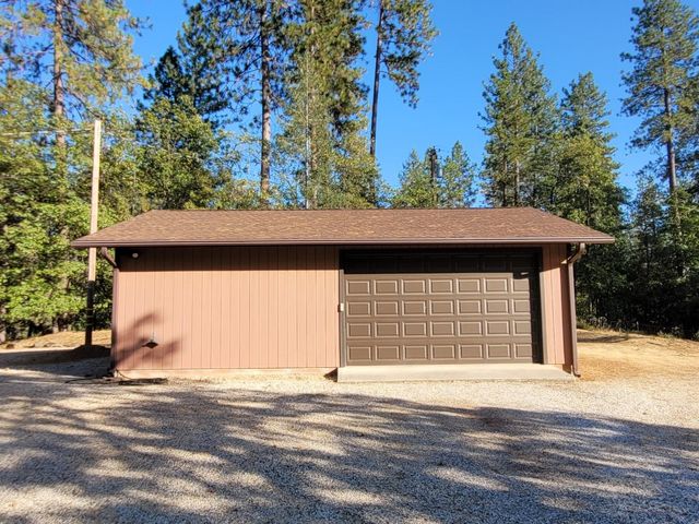 21607 Rambling Rd, Grass Valley, CA 95945