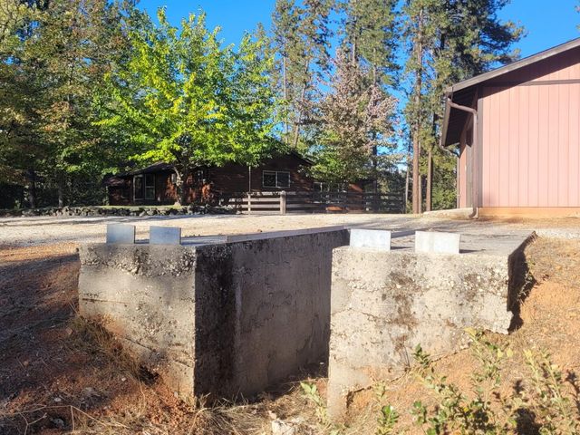 21607 Rambling Rd, Grass Valley, CA 95945