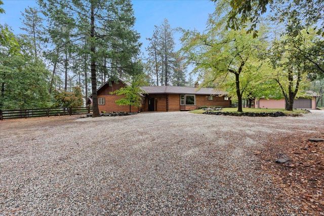 21607 Rambling Rd, Grass Valley, CA 95945