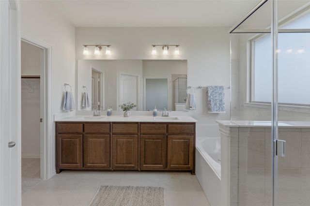 3512 Helena Street, Gainesville, TX 76240