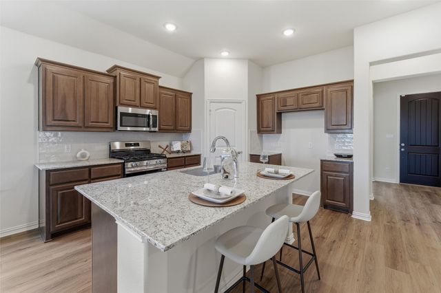 3512 Helena Street, Gainesville, TX 76240