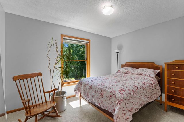 8010 Spruce Trail, Eden Prairie, MN 55347