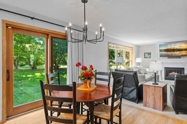 8010 Spruce Trail, Eden Prairie, MN 55347