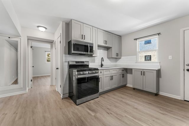 740 E North Broadway Street B, Lombard, IL 60148