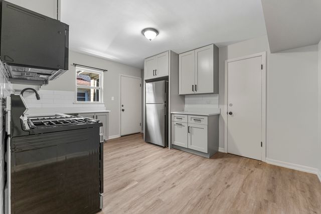 740 E North Broadway Street B, Lombard, IL 60148