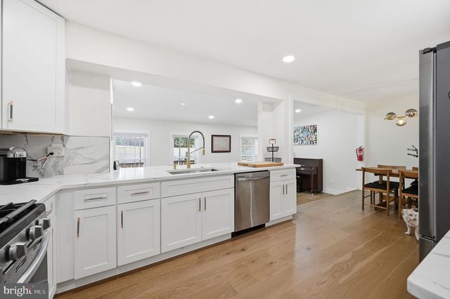 13900 CONGRESS DR, Rockville, MD 20853
