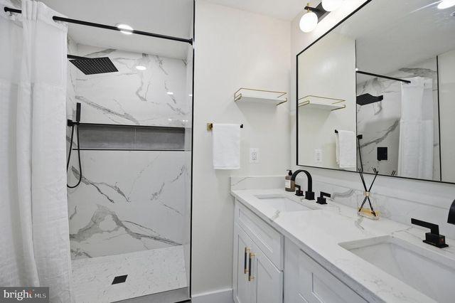 13900 CONGRESS DR, Rockville, MD 20853