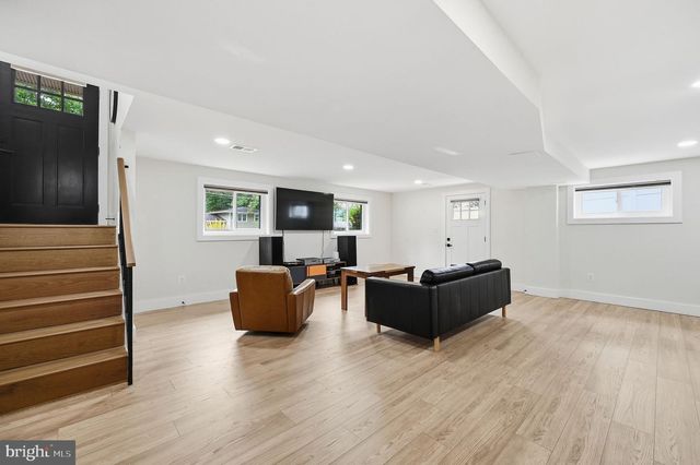 13900 CONGRESS DR, Rockville, MD 20853