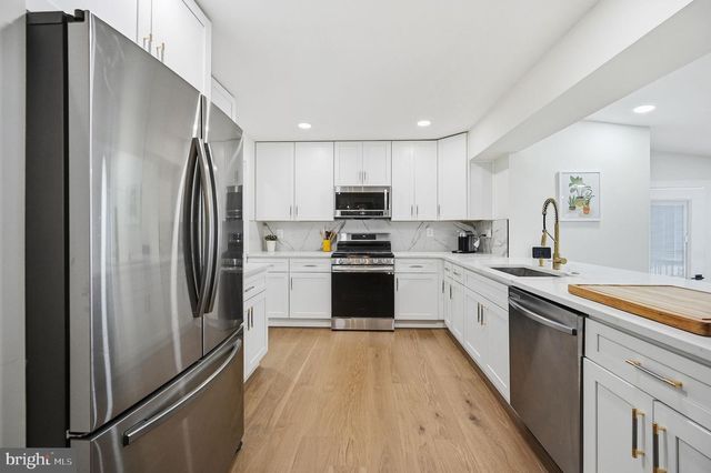 13900 CONGRESS DR, Rockville, MD 20853