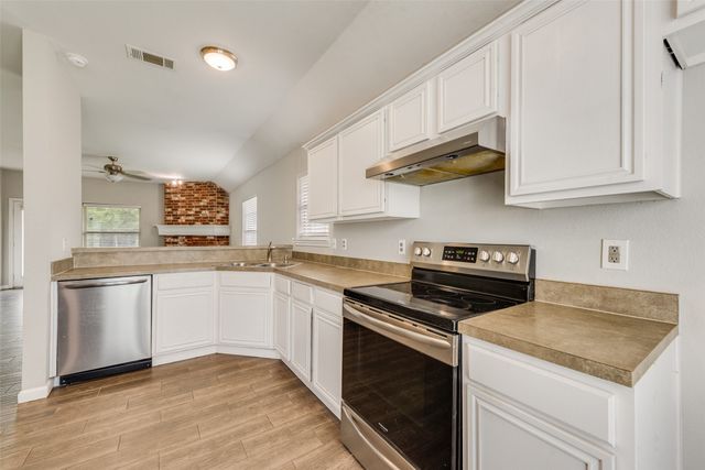 1016 Woodside Lane, Seagoville, TX 75159