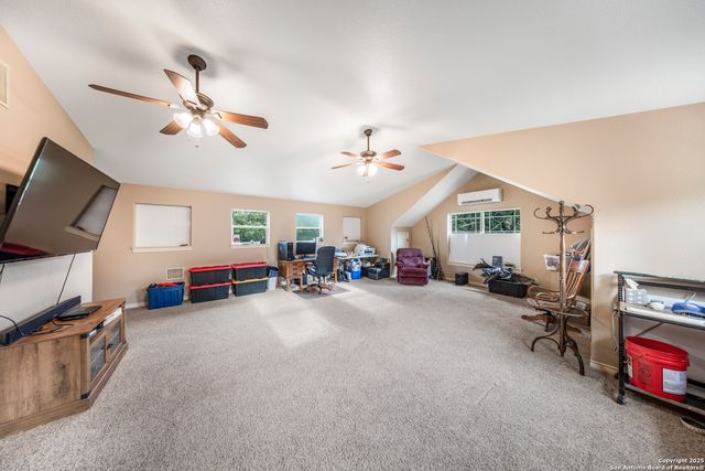 149 legacy trace, La Vernia, TX 78121
