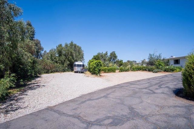 630 Cortez Ave, Vista, CA 92084