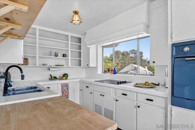 630 Cortez Ave, Vista, CA 92084