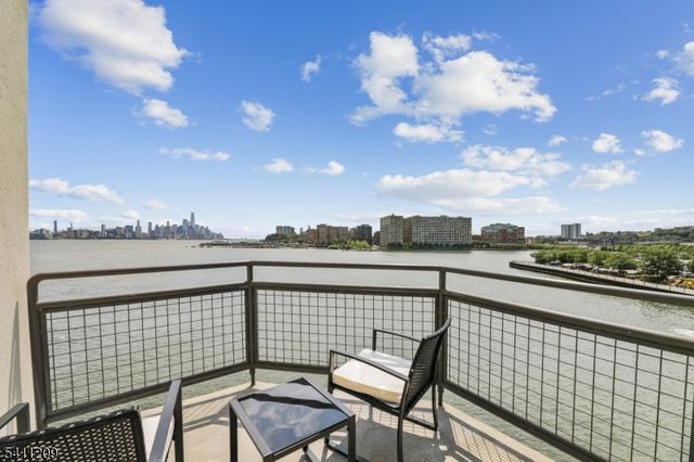 600 Harbor Blvd, 926 926, Weehawken Twp., NJ 07086