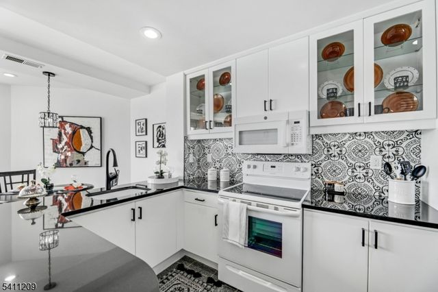 600 Harbor Blvd, 926 926, Weehawken Twp., NJ 07086