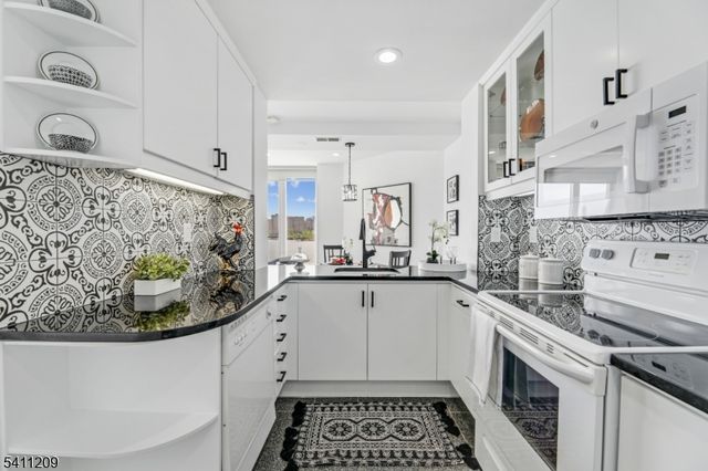 600 Harbor Blvd, 926 926, Weehawken Twp., NJ 07086