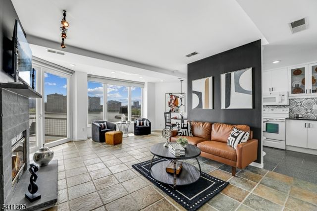 600 Harbor Blvd, 926 926, Weehawken Twp., NJ 07086