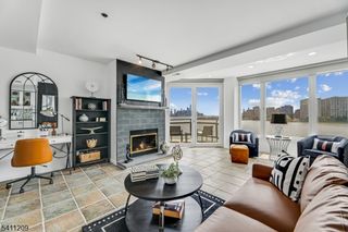 600 Harbor Blvd, 926 926, Weehawken Twp., NJ 07086