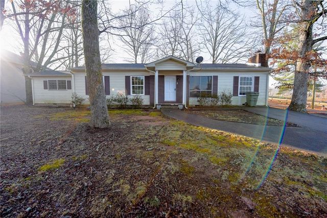 194 Boulevard St, Cleveland, GA 30528