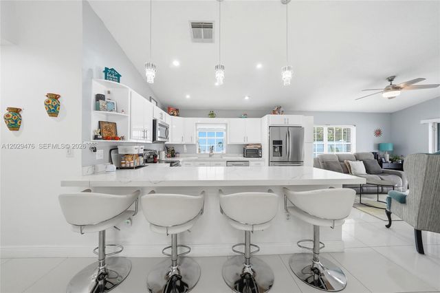 531 SW 176th Ave, Pembroke Pines, FL 33029