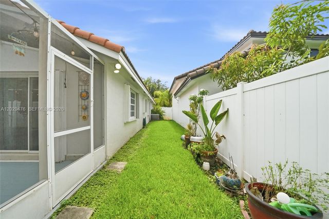 531 SW 176th Ave, Pembroke Pines, FL 33029