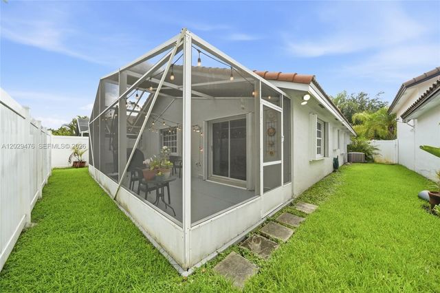 531 SW 176th Ave, Pembroke Pines, FL 33029