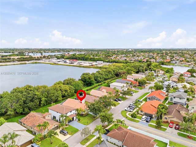 531 SW 176th Ave, Pembroke Pines, FL 33029