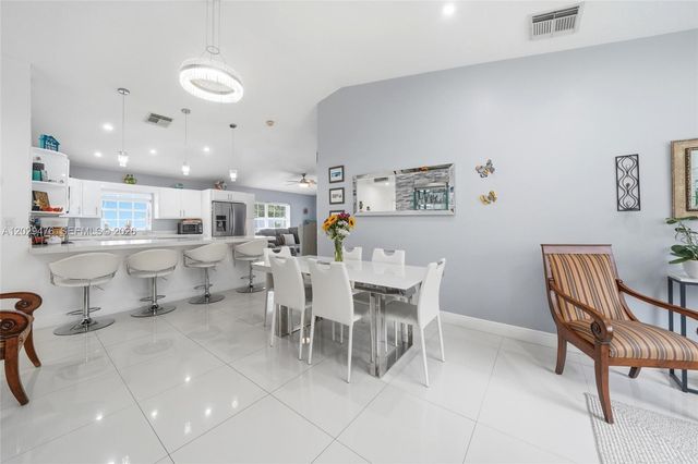 531 SW 176th Ave, Pembroke Pines, FL 33029