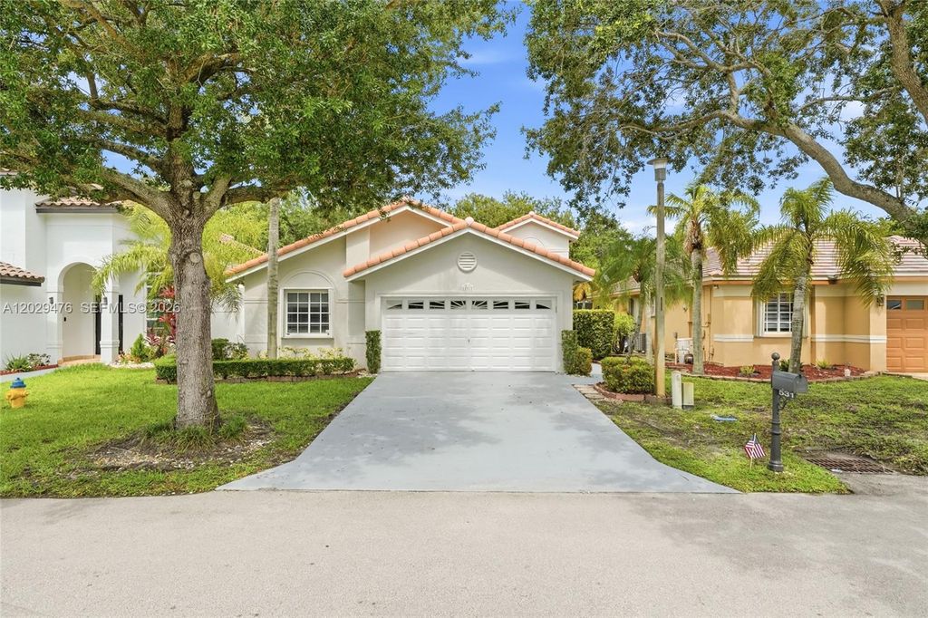 531 SW 176th Ave, Pembroke Pines, FL 33029