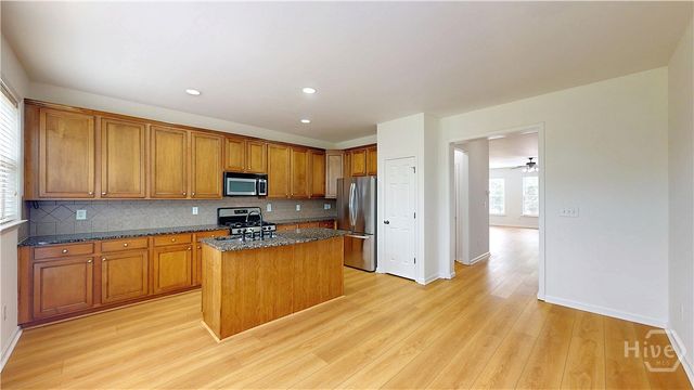635 Grove Manor Park, Suwanee, GA 30024