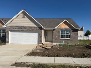 1737 Old Park Lane, Swansea, IL 62226