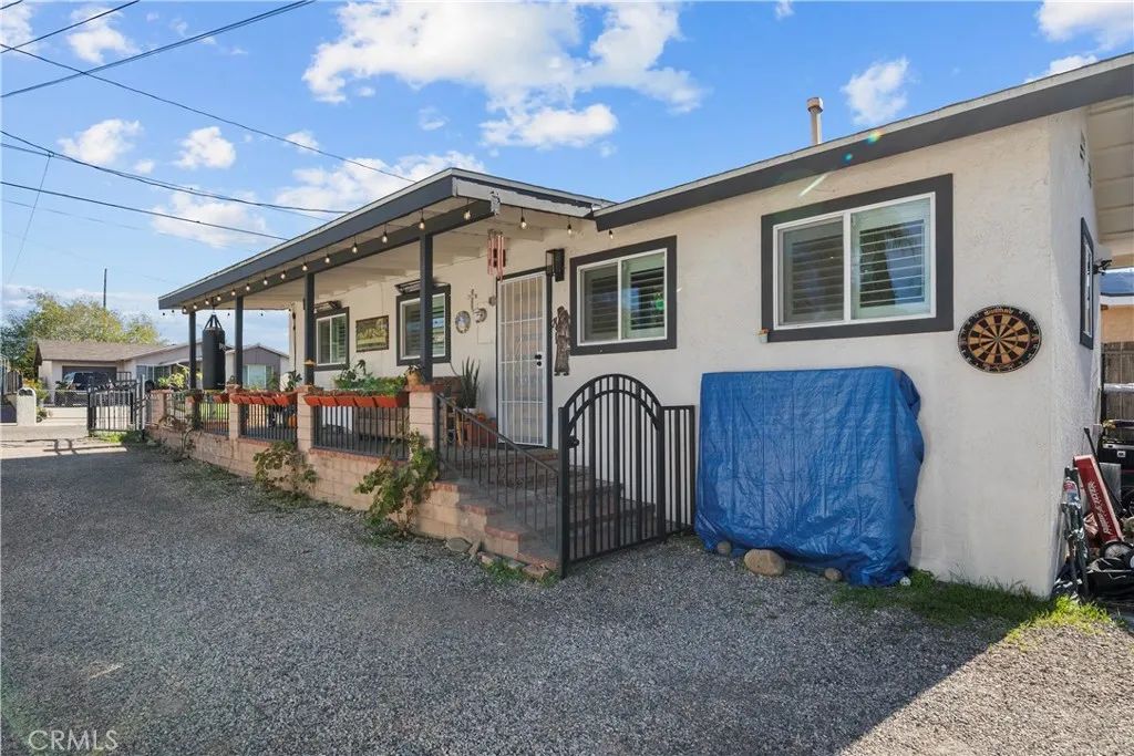 318 Sycamore Street, Santa Paula, CA 93060