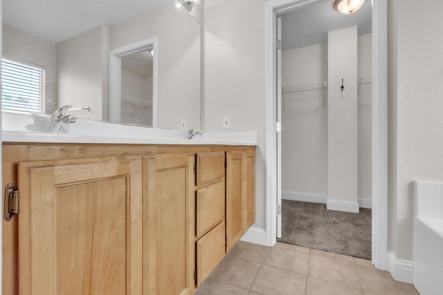 9421 Clift Ct, Elk Grove, CA 95624