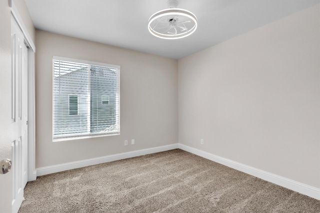 9421 Clift Ct, Elk Grove, CA 95624