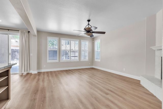 9421 Clift Ct, Elk Grove, CA 95624