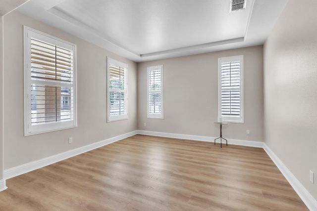 9421 Clift Ct, Elk Grove, CA 95624