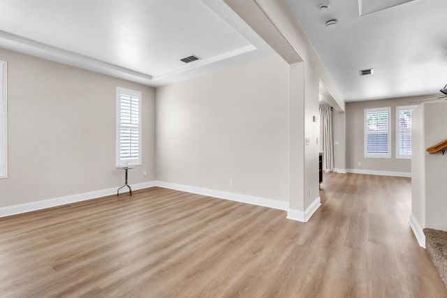 9421 Clift Ct, Elk Grove, CA 95624