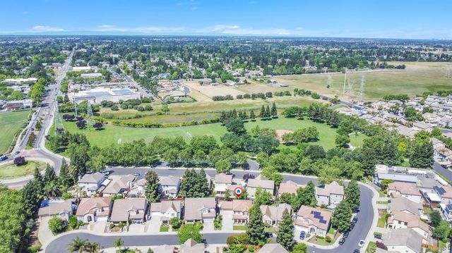 9421 Clift Ct, Elk Grove, CA 95624