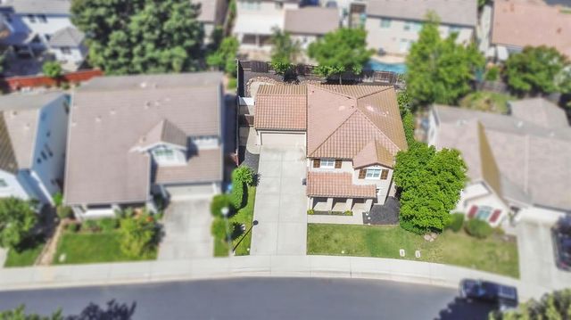 9421 Clift Ct, Elk Grove, CA 95624