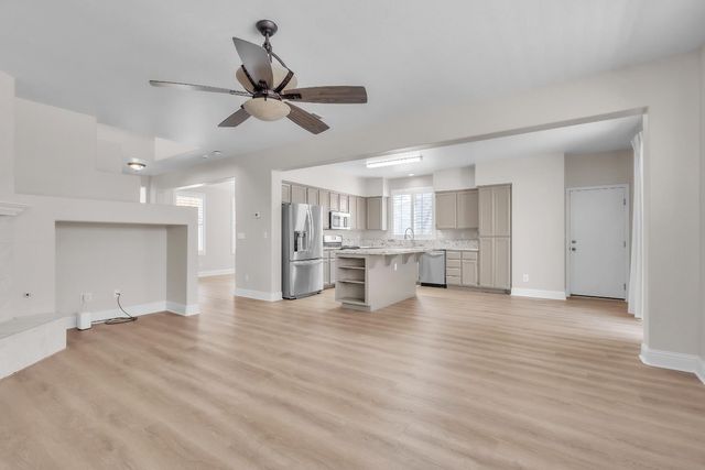 9421 Clift Ct, Elk Grove, CA 95624