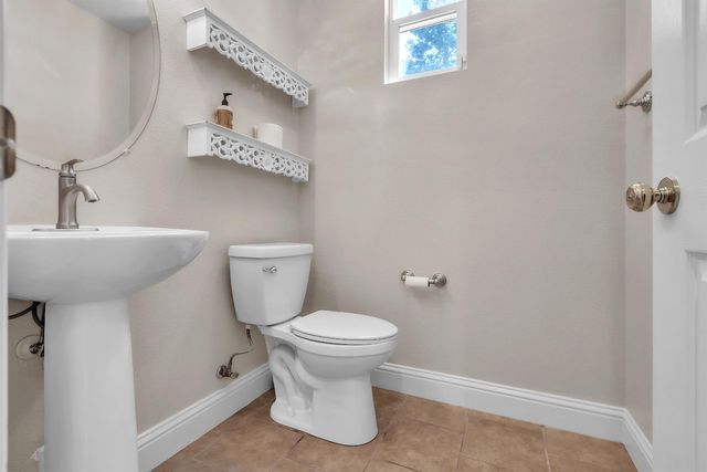 9421 Clift Ct, Elk Grove, CA 95624