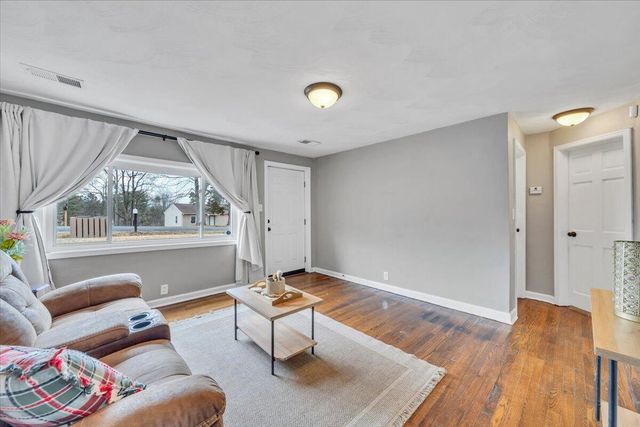 383 Ridge RD, Troutville, VA 24175