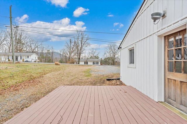 383 Ridge RD, Troutville, VA 24175