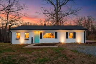 383 Ridge RD, Troutville, VA 24175