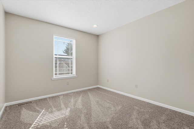 501 N VILLAGE CIR, Columbia, MO 65203