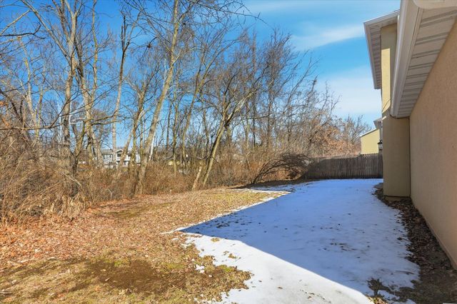 501 N VILLAGE CIR, Columbia, MO 65203