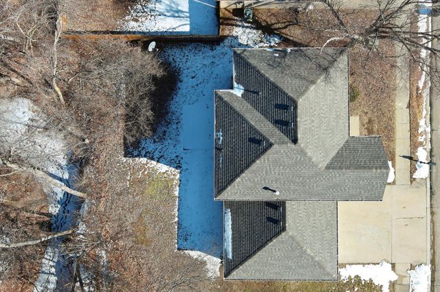 501 N VILLAGE CIR, Columbia, MO 65203