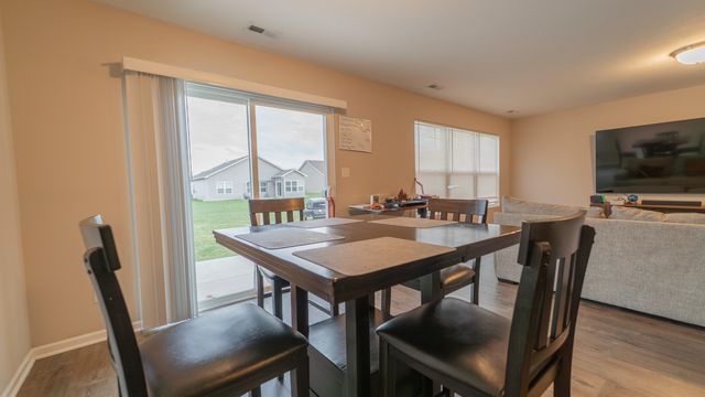 10207 Kreitzburg Street, Dyer, IN 46311